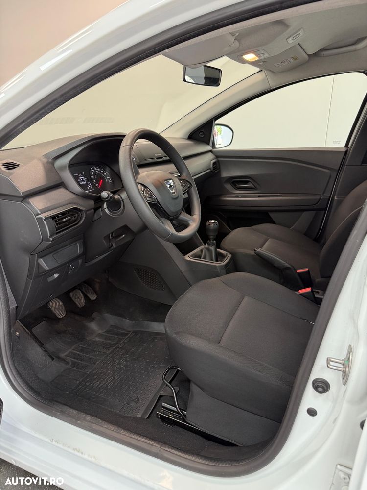 Dacia Logan TCe 90 Essential - 29