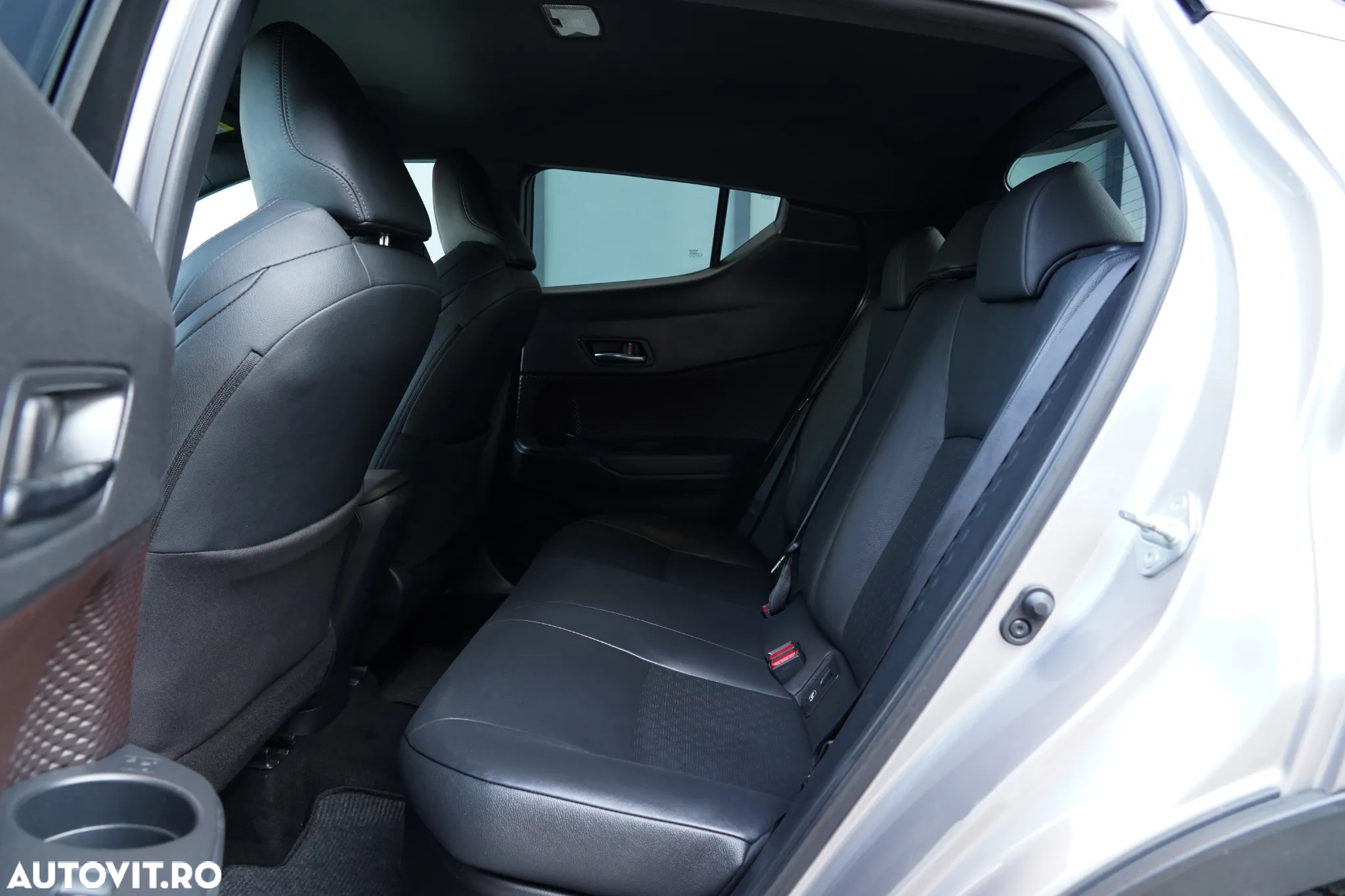 Toyota C-HR 1.8 HEV 140 CP 4x2 CVT Exclusive - 9