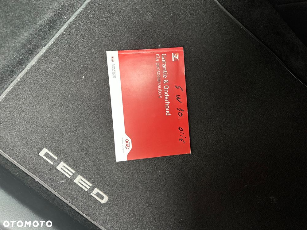 Kia Ceed 1.6 CRDi Eco-Dynamics+ (48V Mild-Hybrid) DCT7 Vision - 35