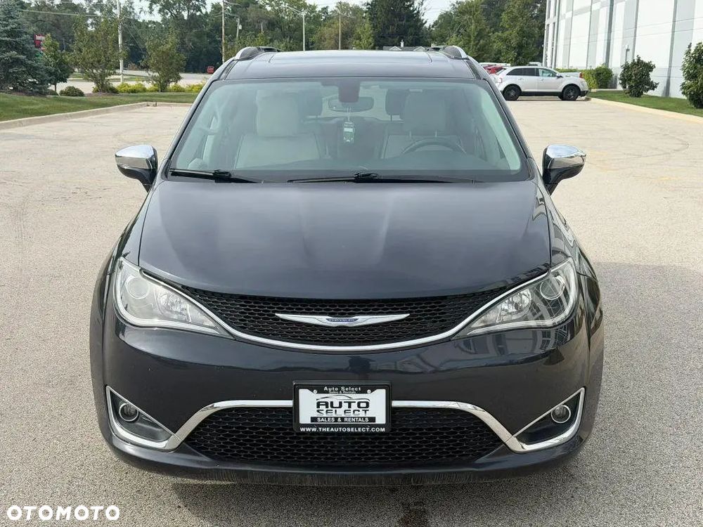 Chrysler Pacifica - 6