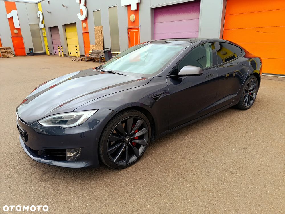 Tesla Model S - 22