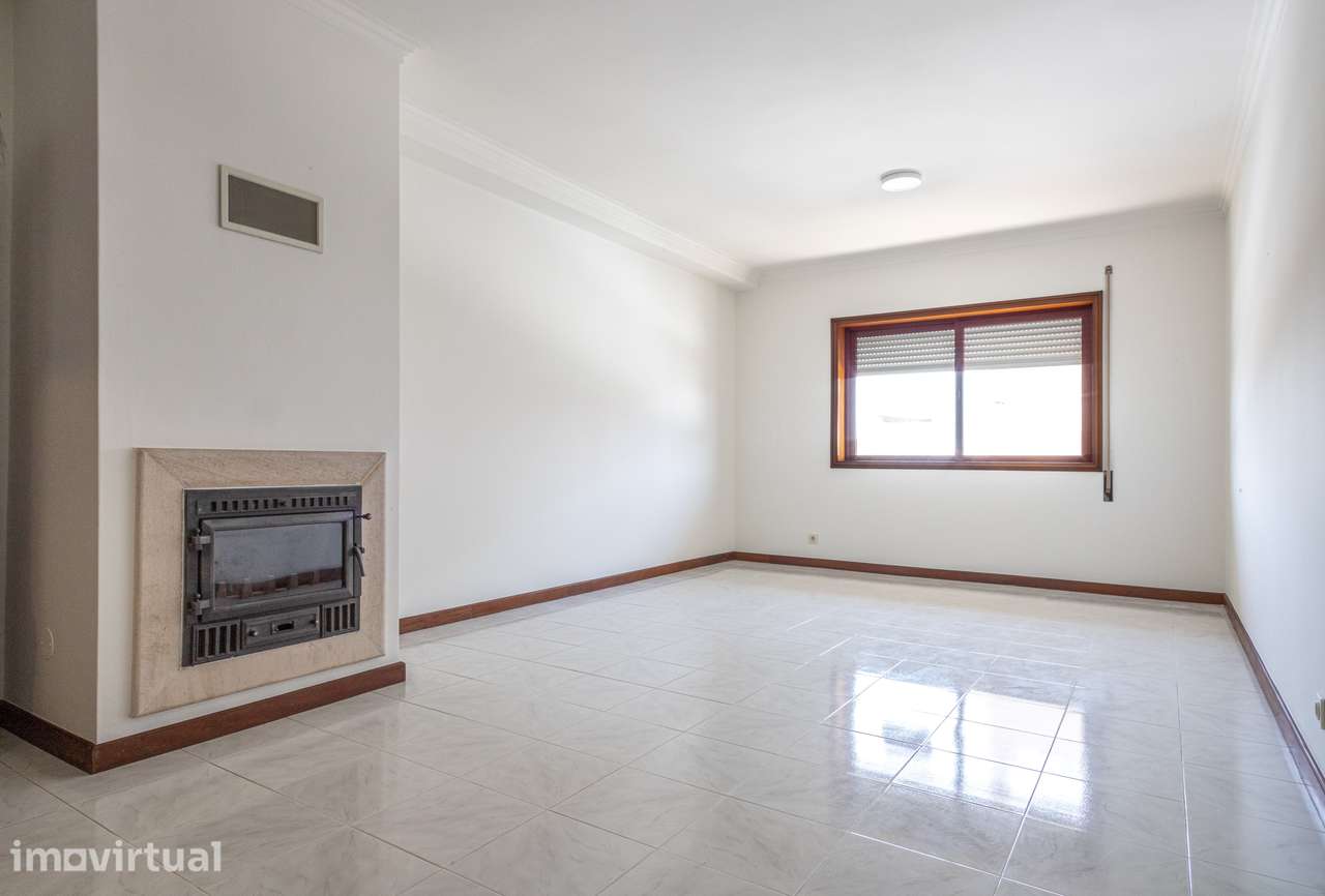 T2+1 Renovado |Mafamude | 136m2 | Garagem Fechada | Venda Direta - Grande imagem: 5/28