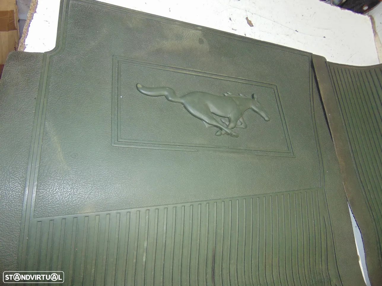Ford Mustang tapetes - 1