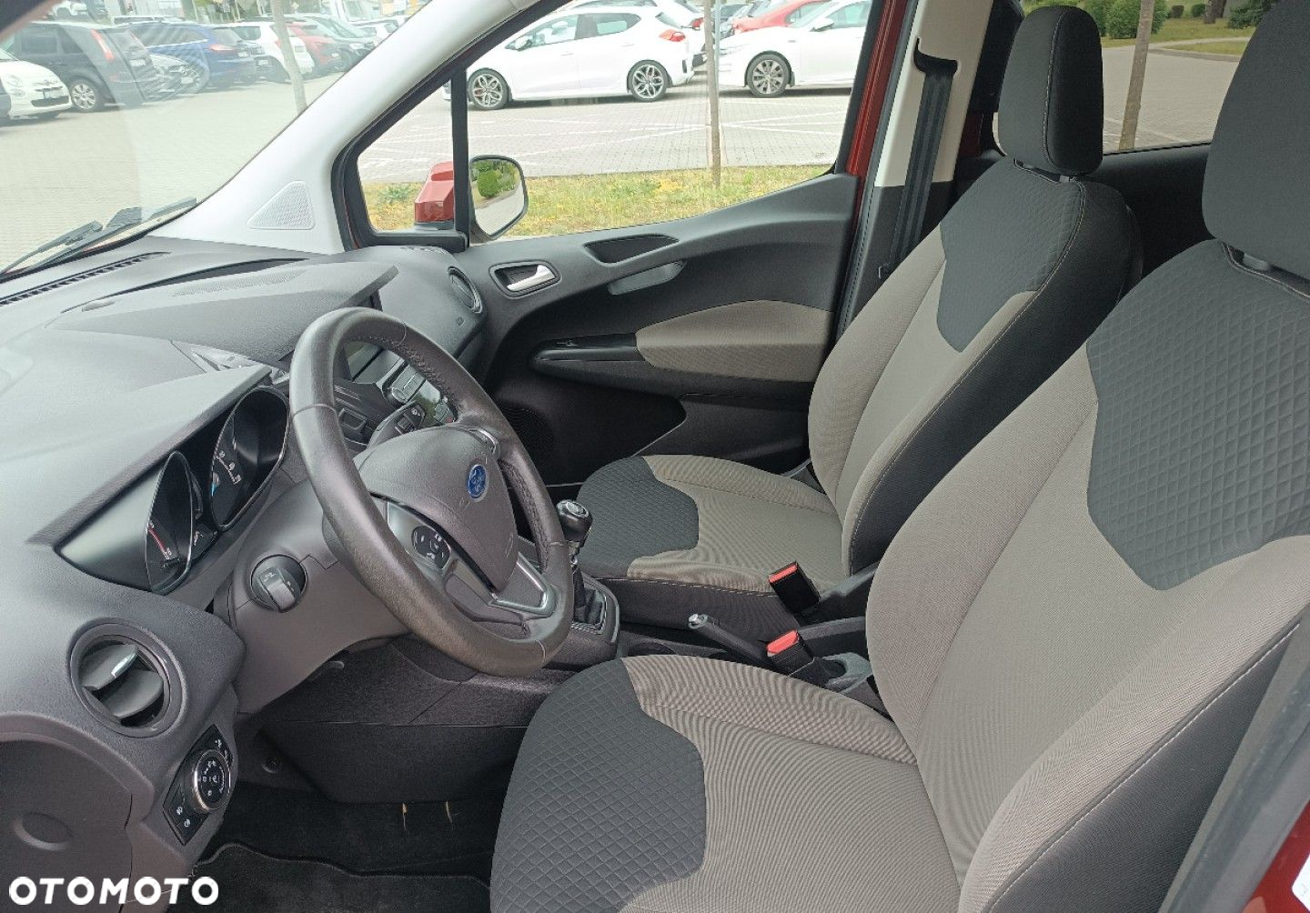 Ford Tourneo Courier - 21