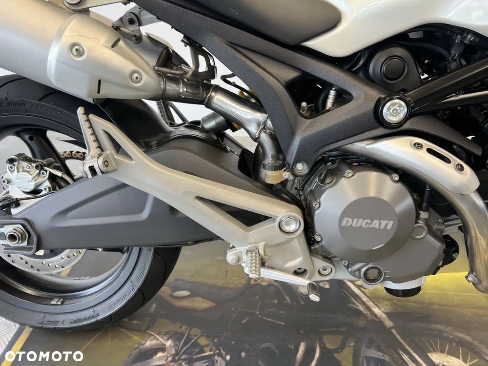 Ducati Monster - 28