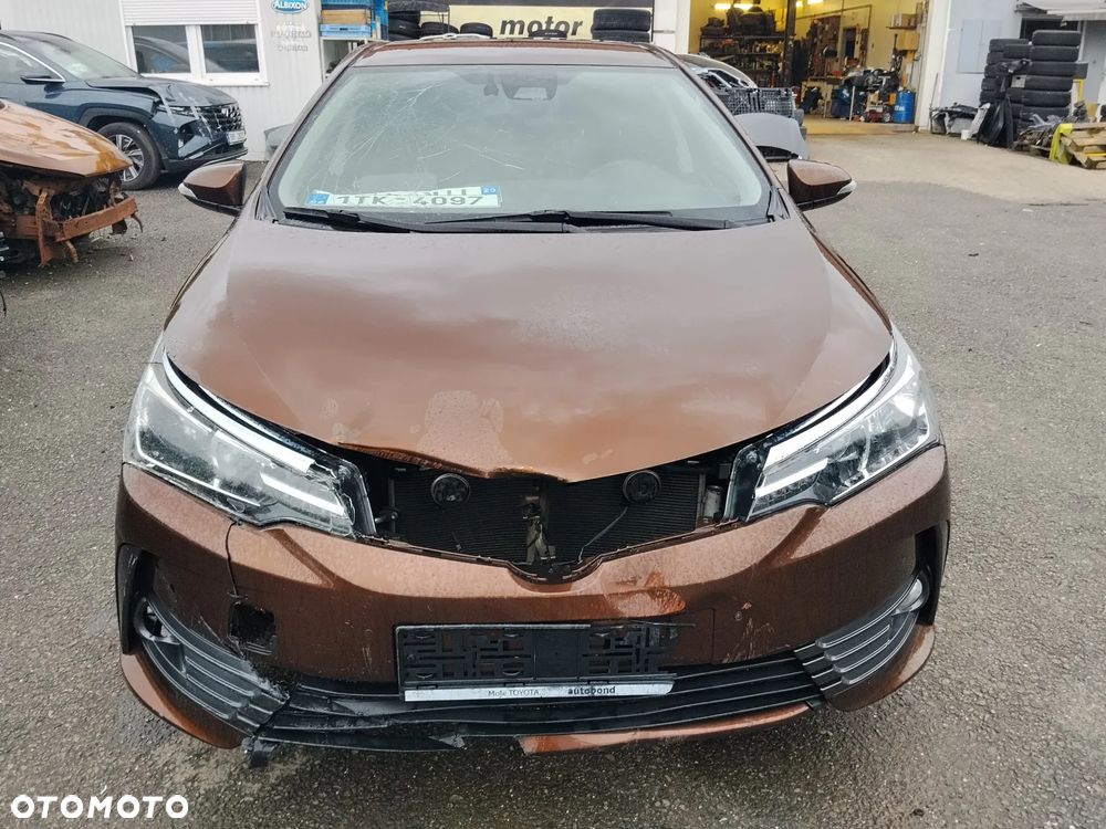 Toyota Corolla - 11