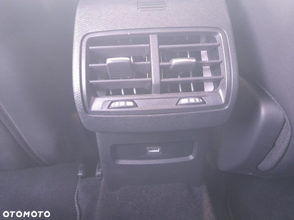 Citroën C4 1.5 BlueHDi Max S&S EAT8 - 24
