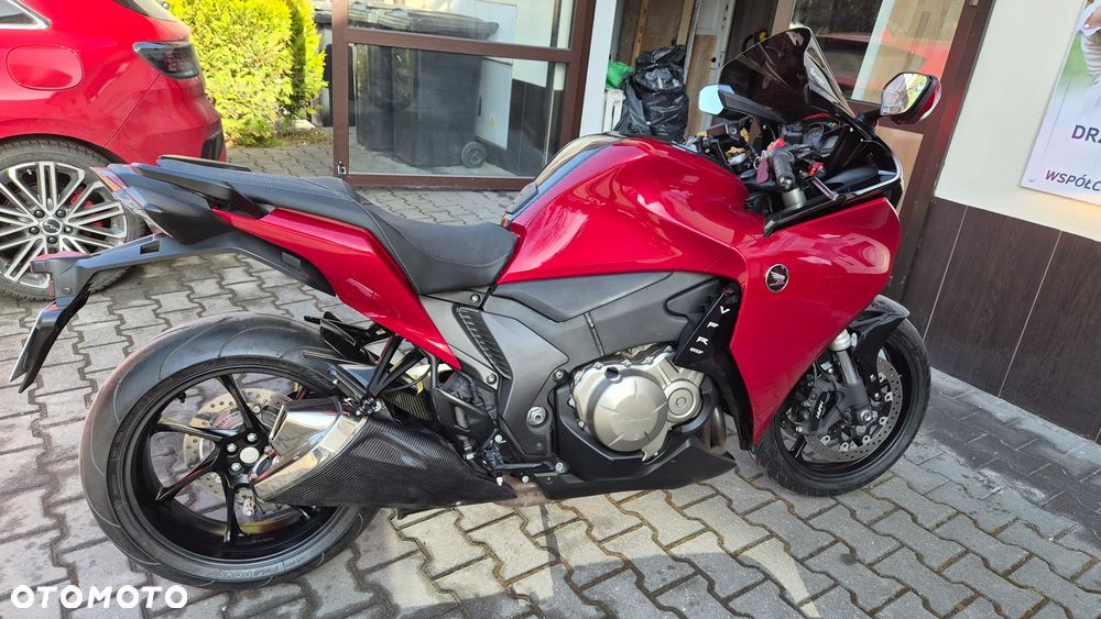 Honda VFR - 2