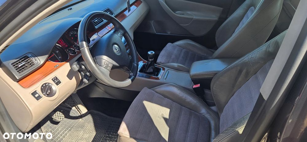 Volkswagen Passat 2.0 TDI Comfortline - 5