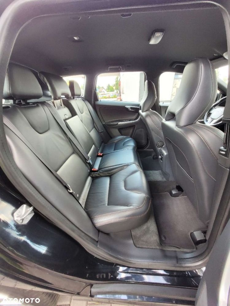 Volvo XC 60 D4 Drive-E Momentum - 18
