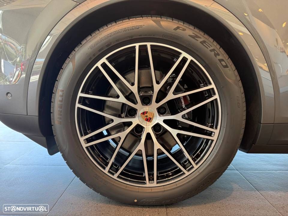 Porsche Cayenne E-Hybrid - 11