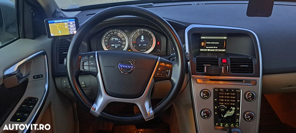 Volvo XC 60 2.4D AWD Aut. Summum - 8