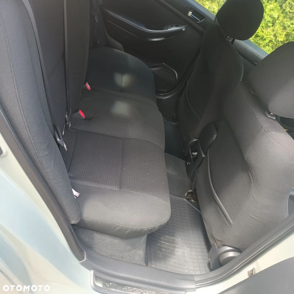 Toyota Avensis 2.0 VVT-i Sol Plus - 4