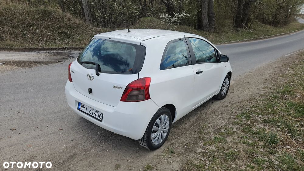 Toyota Yaris 1.3 Terra - 7