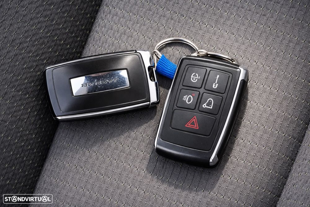 Jaguar E-Pace D200 AWD R-Dynamic HSE - 10