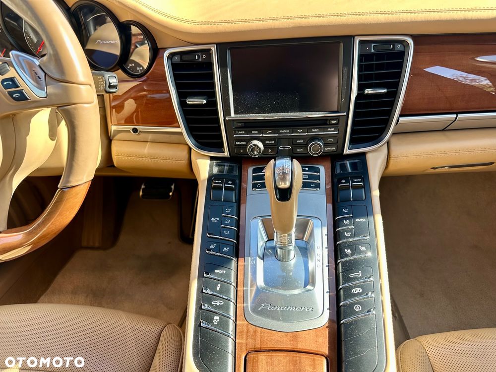 Porsche Panamera S PDK - 12