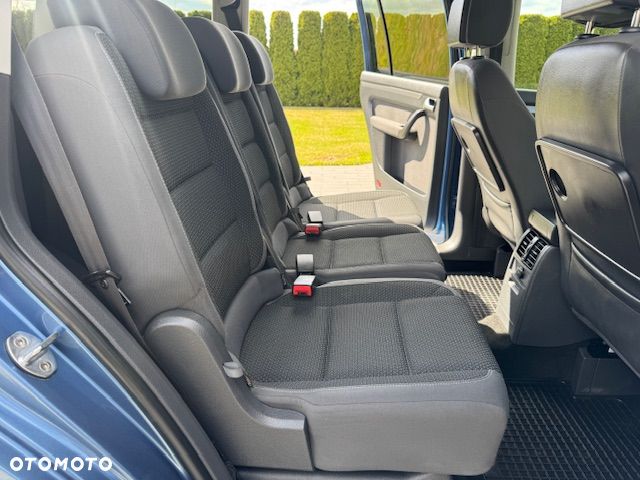 Volkswagen Touran - 25