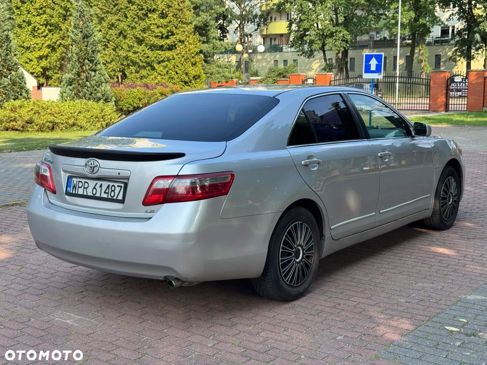 Toyota Camry - 9