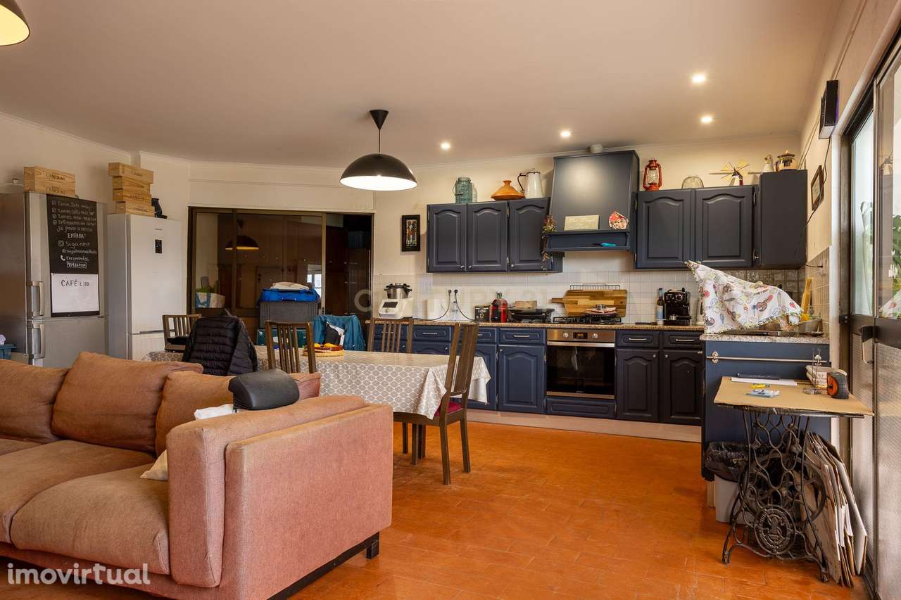 Quinta de 7800 m2  com Casa Principal T3, Apartamento T1 e 6 quartos i - Grande imagem: 3/33