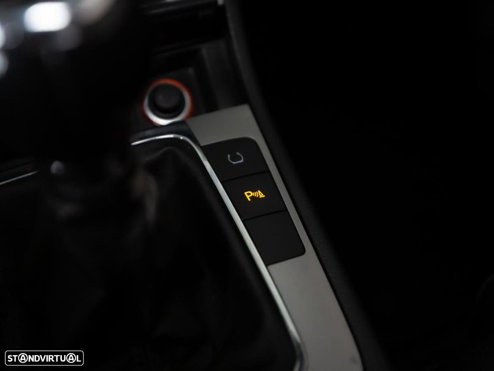 VW Passat Variant - 17