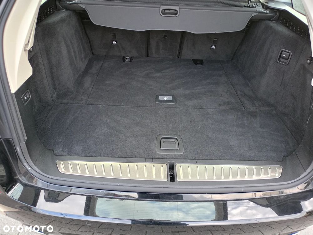BMW Seria 5 520d - 28