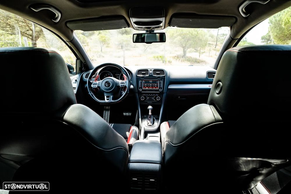 VW Golf 2.0 GTI DSG adidas - 34