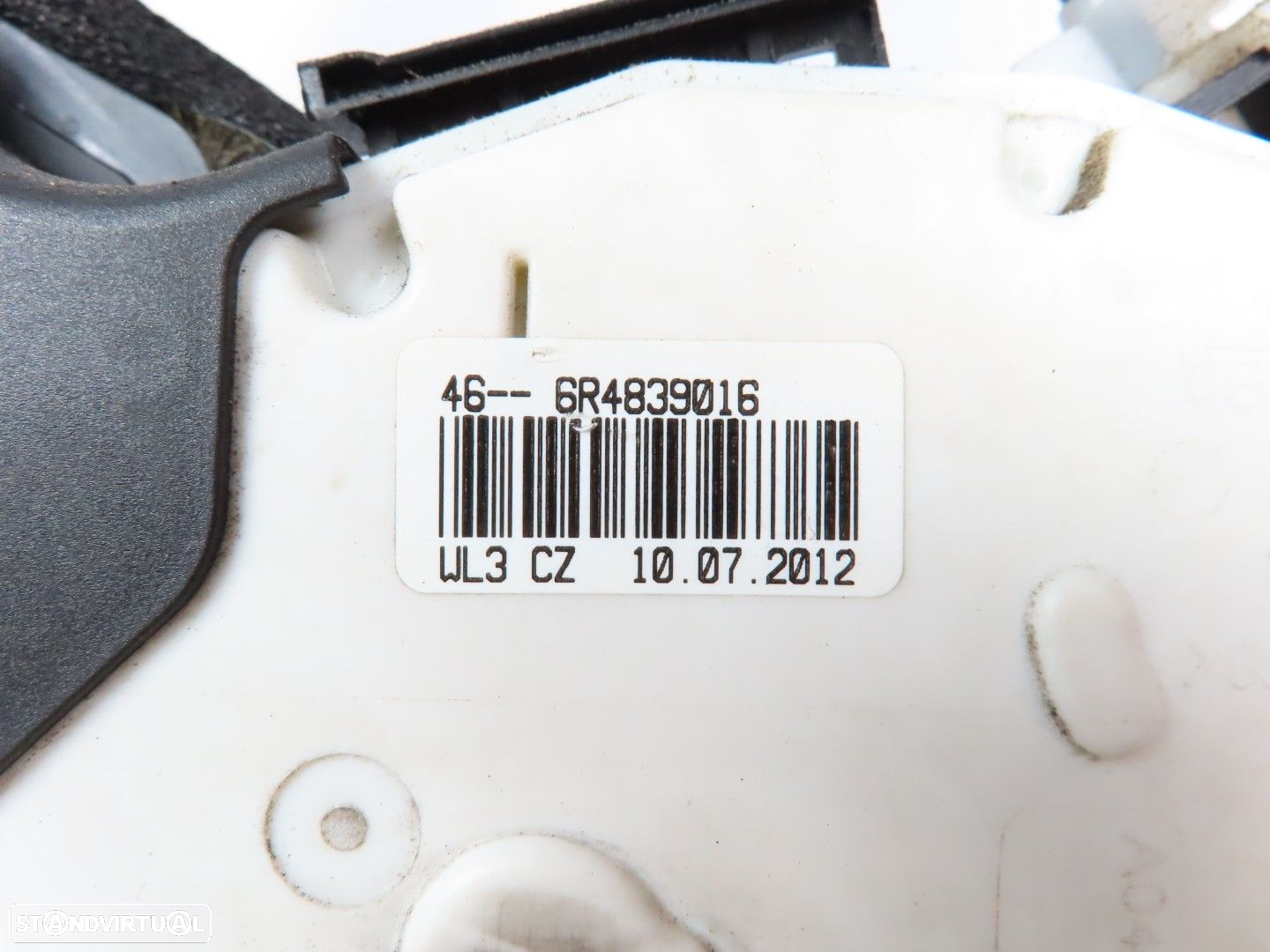 Fecho da porta Direito/Trás Seminovo/ Original VW POLO (6R1, 6C1) 6R4839016 - 4
