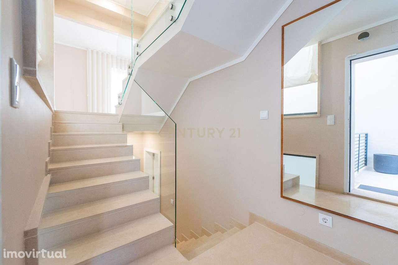 Moradia Soberba T4+2 | Leceia - Oeiras - Grande imagem: 5/57