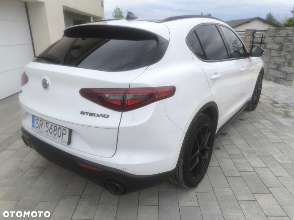 Alfa Romeo Stelvio 2.0 Turbo B-Tech Edition Q4 - 8