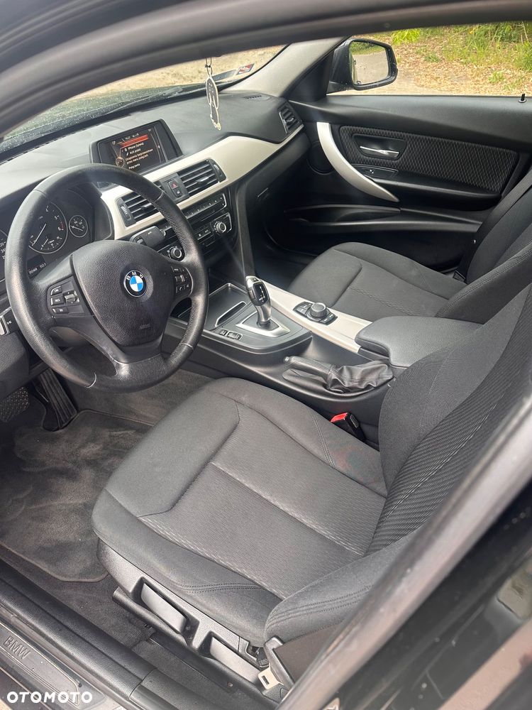 BMW Seria 3 316d - 15