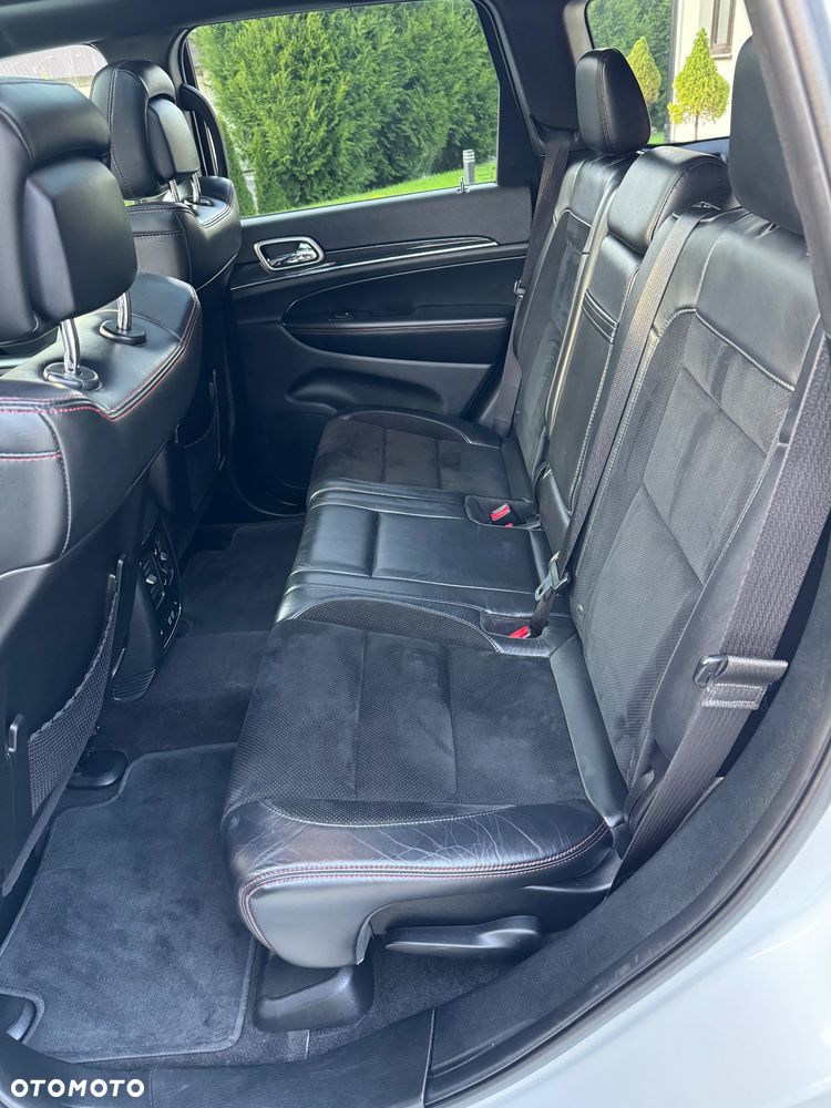 Jeep Grand Cherokee - 22