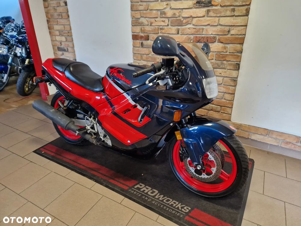 Honda CBR - 1