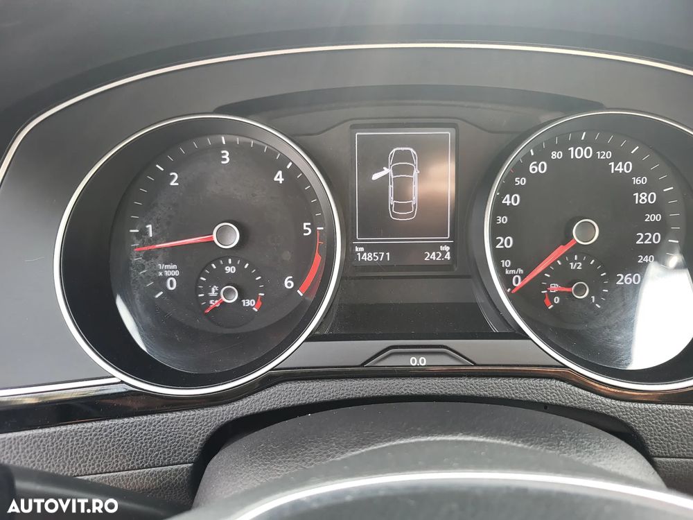Volkswagen Passat Variant 2.0 TDI DSG 4Motion Comfortline - 13