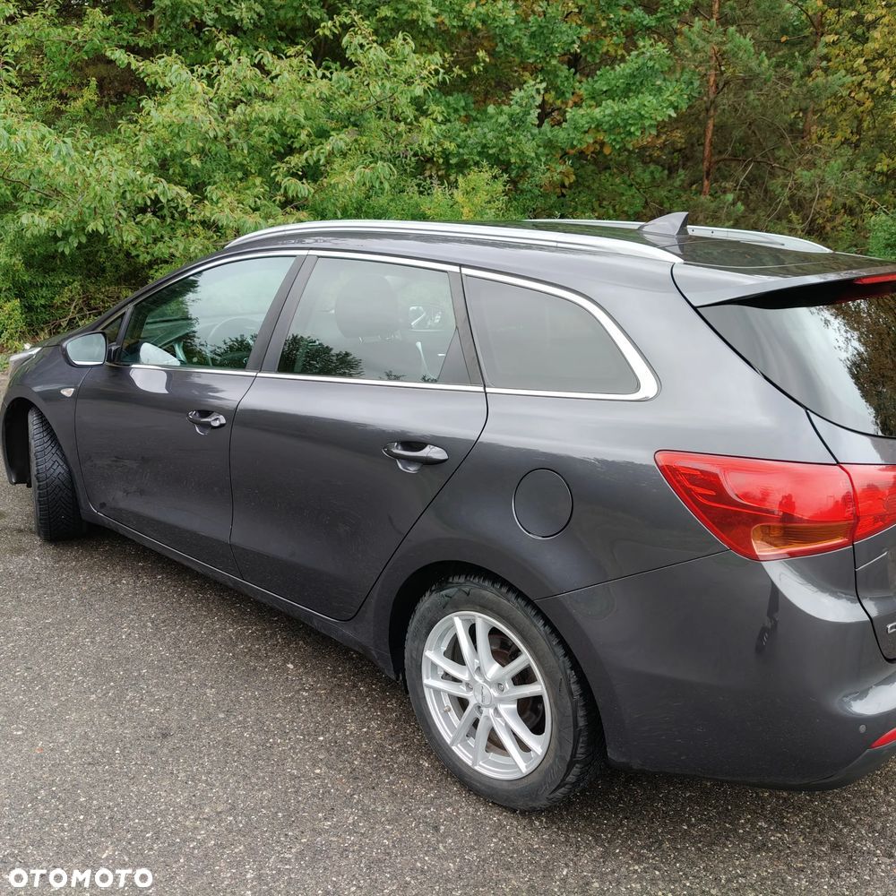 Kia Ceed 1.6 GDI Dream Team Edition - 9