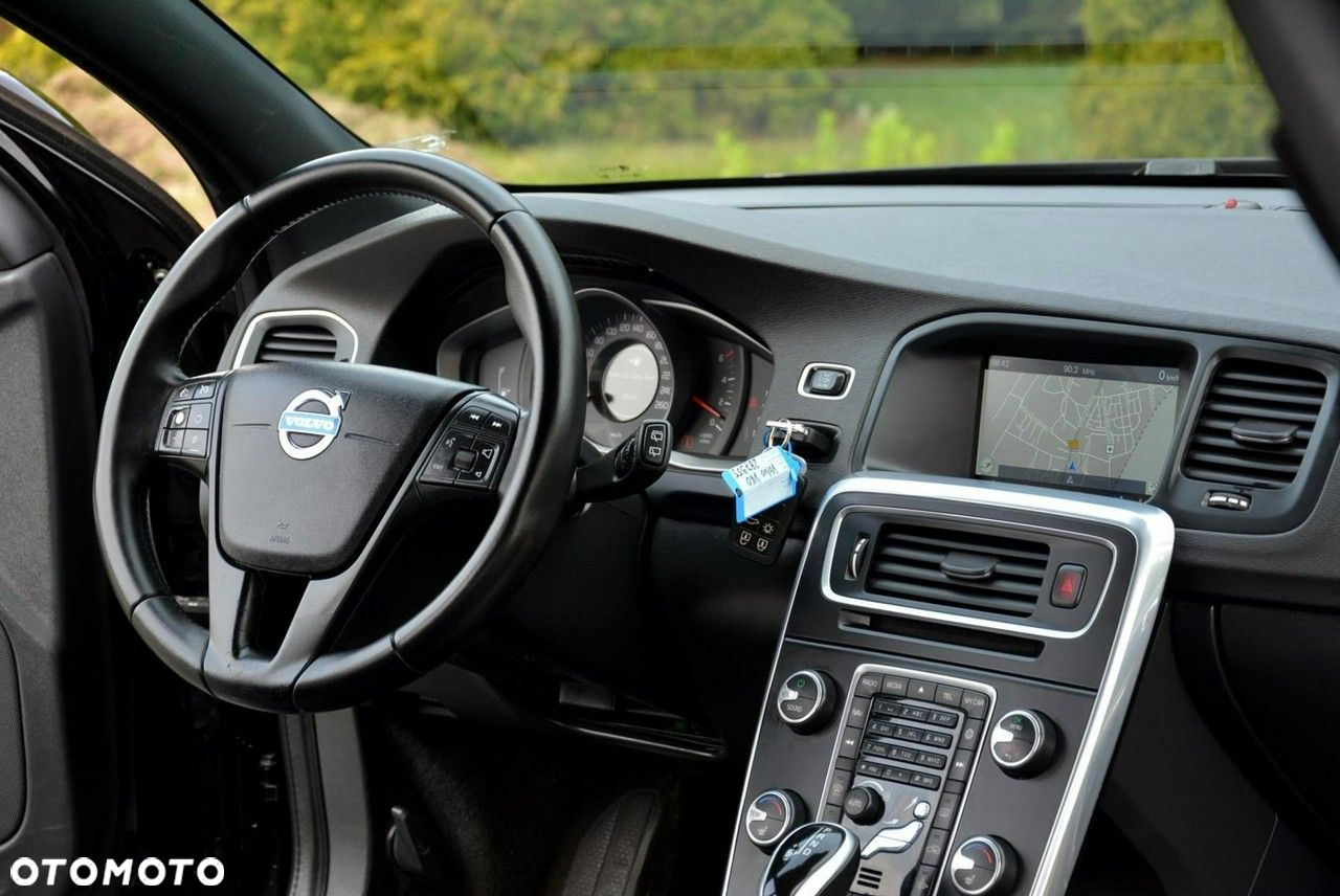 Volvo V60 D4 Geartronic Momentum Pro - 19