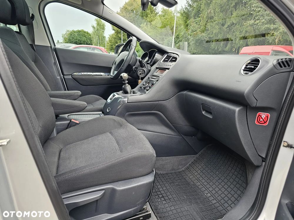 Peugeot 5008 - 15