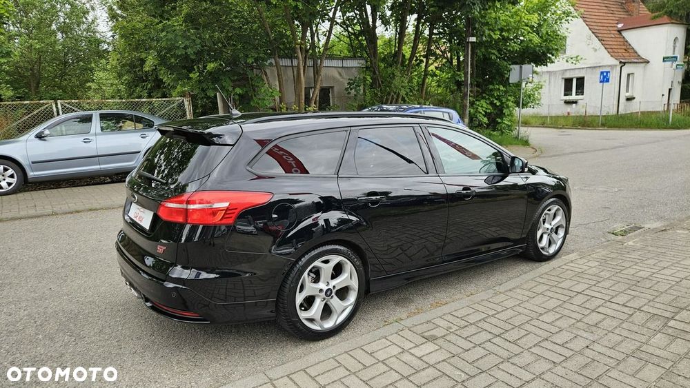 Ford Focus 2.0 EcoBoost ST mit Leder-Sport-Paket - 9