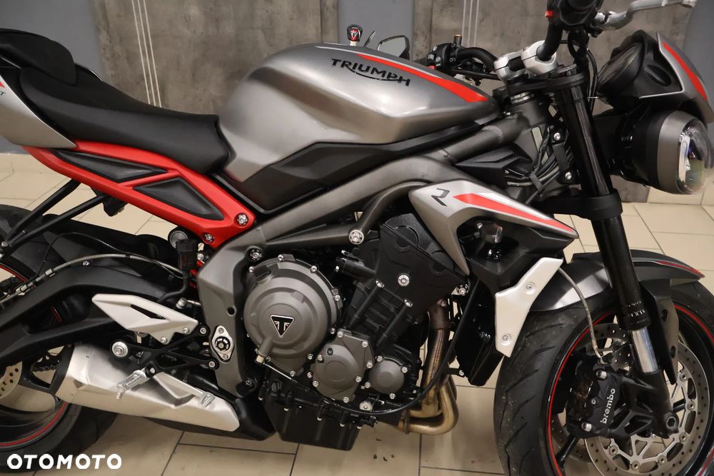 Triumph Street Triple - 4