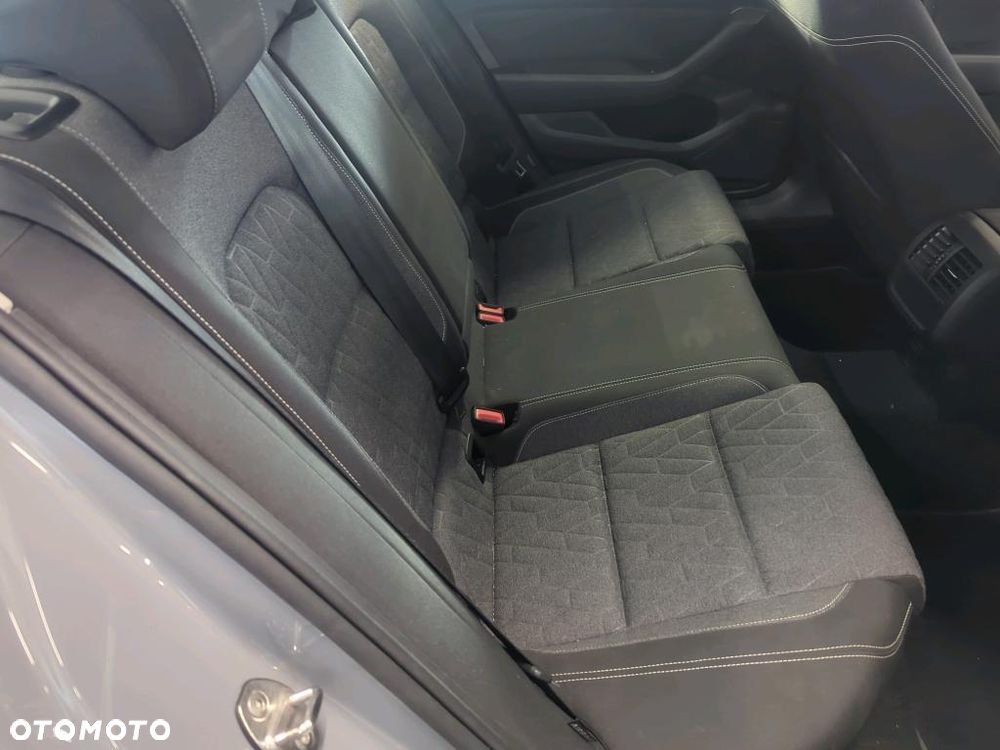 Volkswagen Passat 2.0 TDI EVO Business - 16