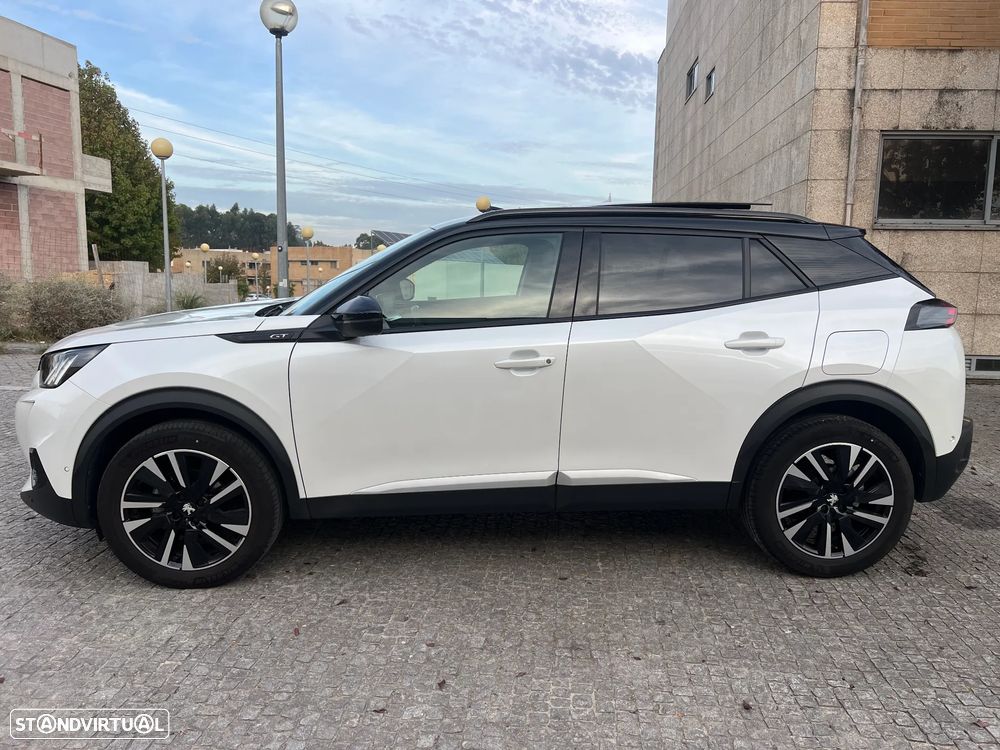 Peugeot 2008 PureTech 130 EAT8 GT - 1