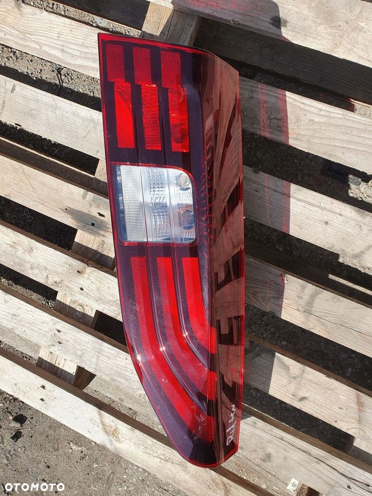 PEUGEOT RIFTER LAMPA TYŁ LEWA 2023 9819427380