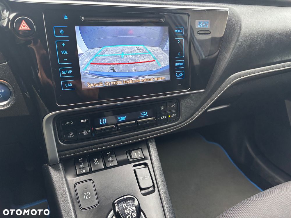 Toyota Auris - 12