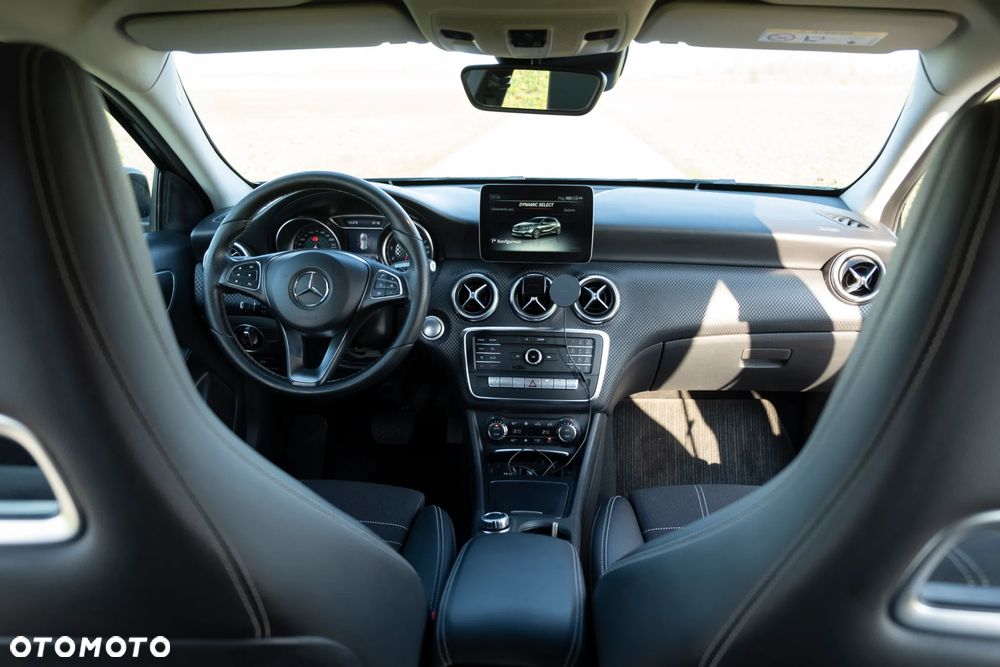 Mercedes-Benz Klasa A 200 7G-DCT AMG Line - 16