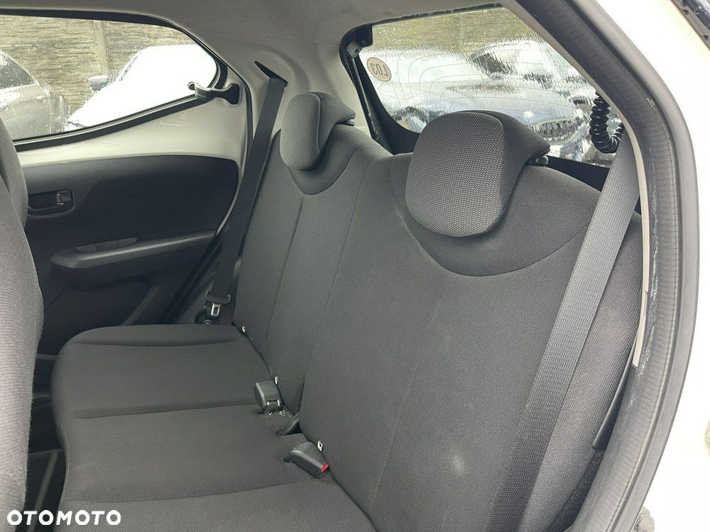 Toyota Aygo 1.0 VVT-i Color Edition - 13