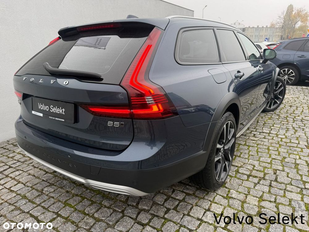 Volvo V90 Cross Country - 9