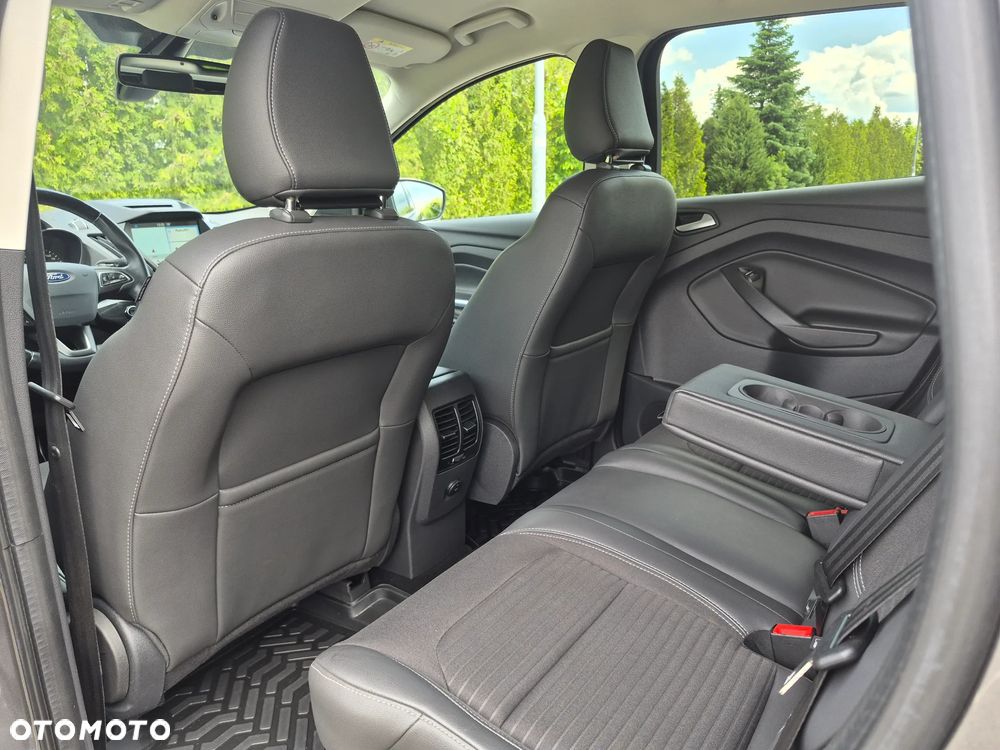 Ford Kuga 1.5 EcoBoost 2x4 Titanium - 9