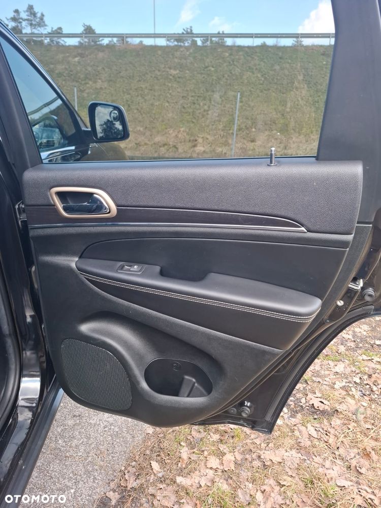 Jeep Grand Cherokee 5.7 V8 HEMI Overland - 22