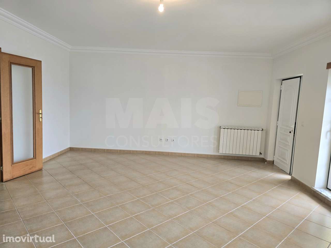 Moradia T4 com Terraço, Jardim e Garagem Fechada – Vale Maceira, Al... - Grande imagem: 4/16