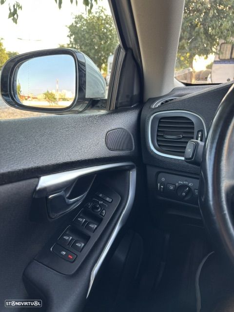 Volvo V40 1.6 D2 Eco Momentum - 32