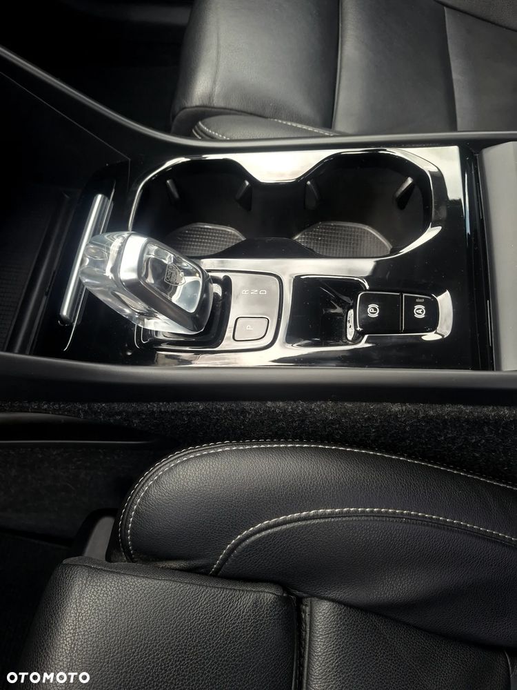 Volvo XC 40 T3 Geartronic Inscription - 25